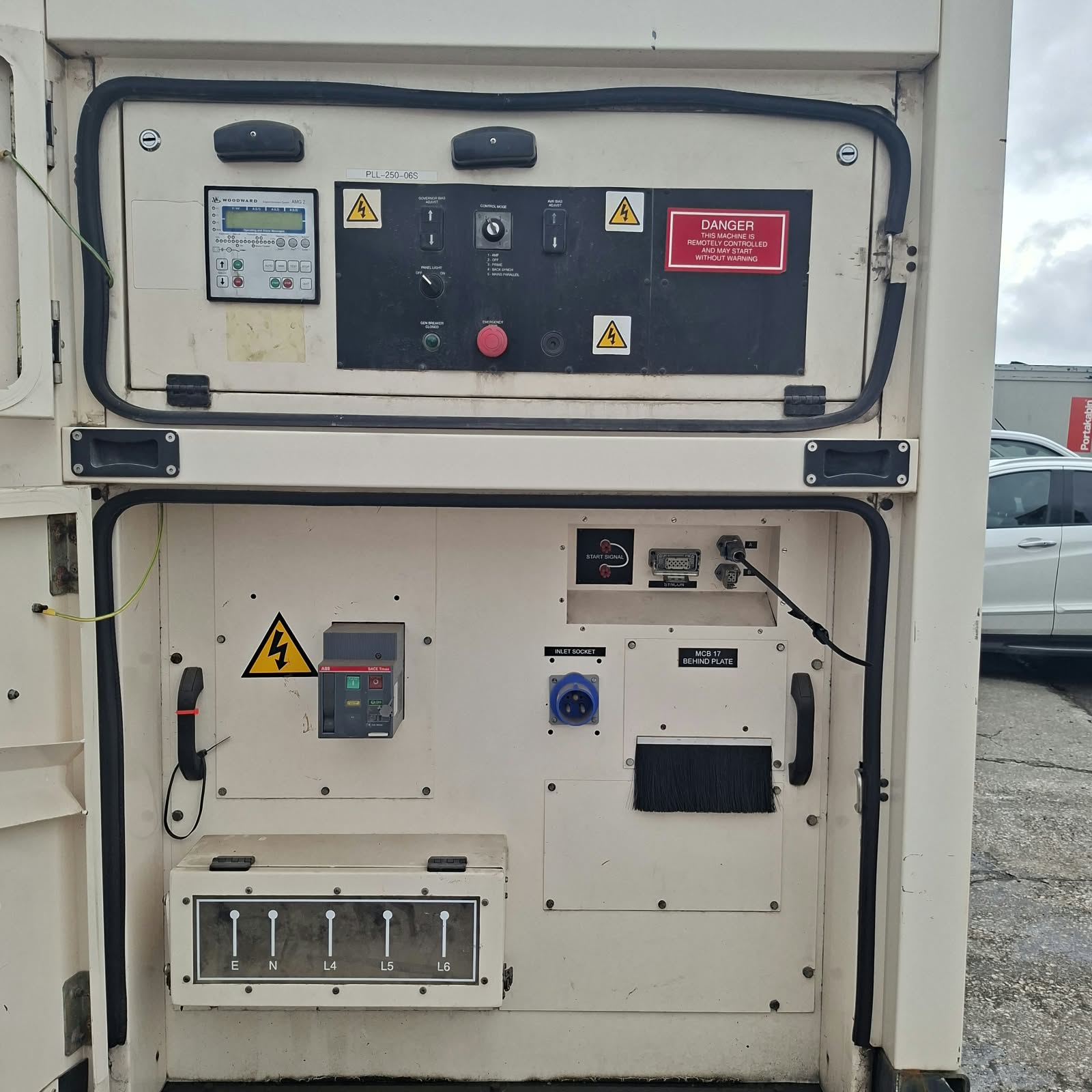 250 kVA FG Wilson XD250P2 Used Diesel Generator photograph 4